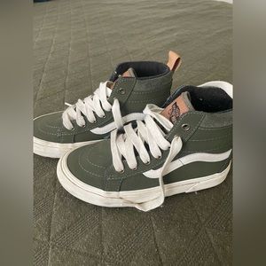 Kids size 2 green vans